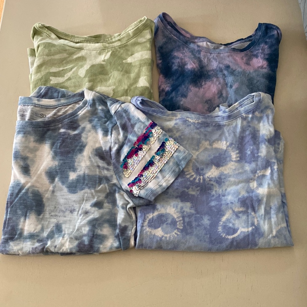 4 pack of girls size 8 short sleeve t-shirts by SO and Old Navy